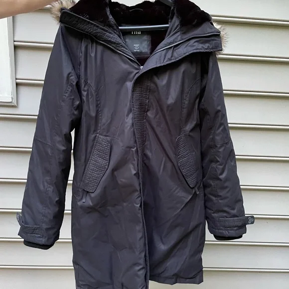 Aritzia TNA Summit Parka Size L. In perfect condition with tags.